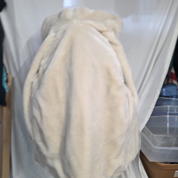 Elegant COMINT  Tan Leather Jacket with Cream Lining. Med - Picture 8 of 16